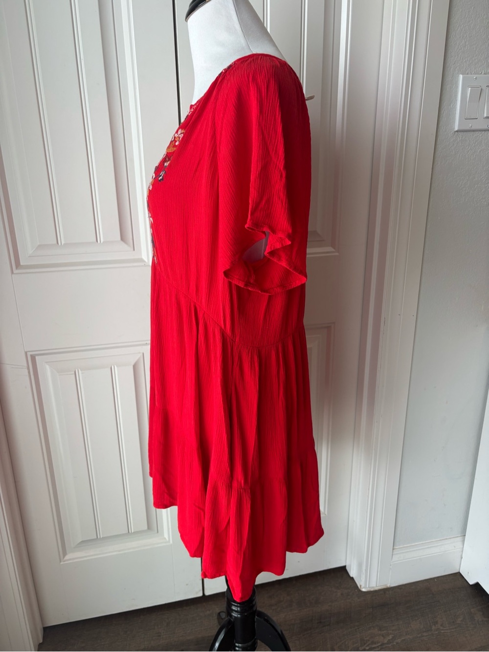 KNOX ROSE Red Embroidered V-Neck Women's dress - Picture 8 of 8